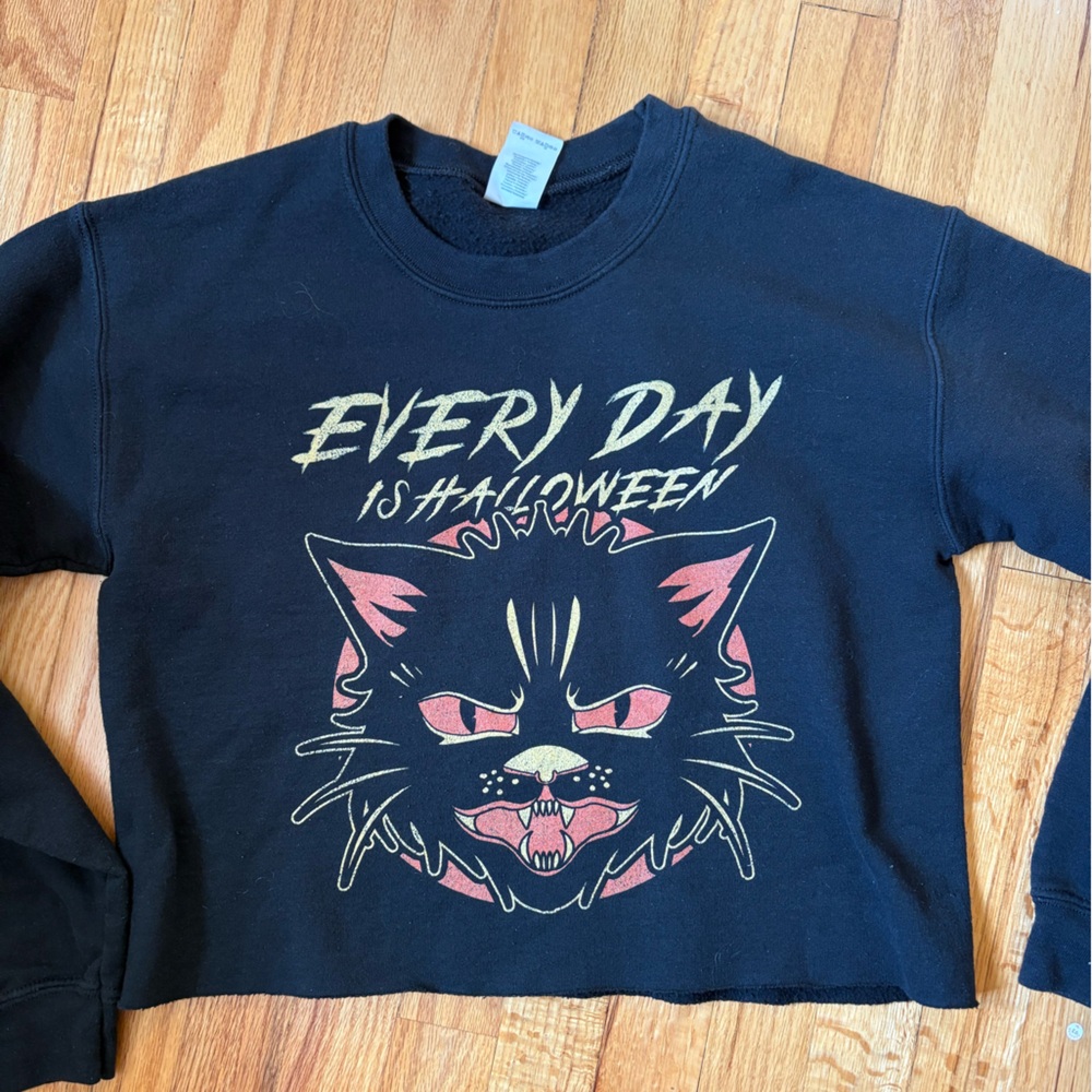 Everyday is Halloween cat sweatshirt unisex S cropped
